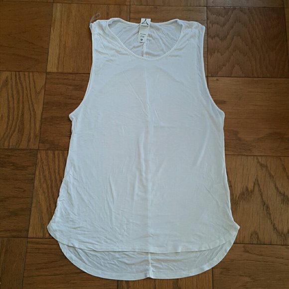 Bundle FABLETICS & ASPIRE Tank Tops Size M - Picture 3 of 7